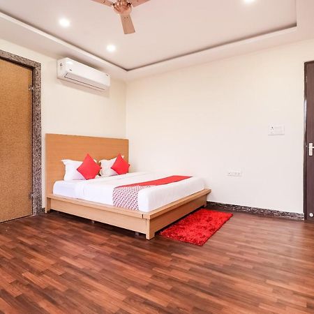 Oyo 61050 S S K Continental Hotel Juhi Bari Zewnętrze zdjęcie